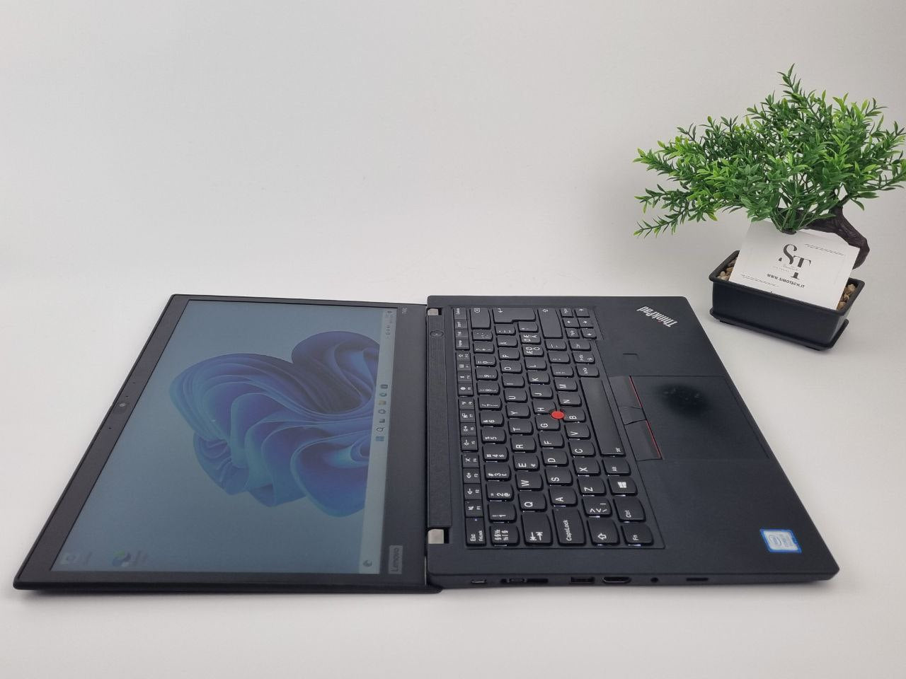 LENOVO THINKPAD T490 14" i7-8565U 16RAM 256SSD